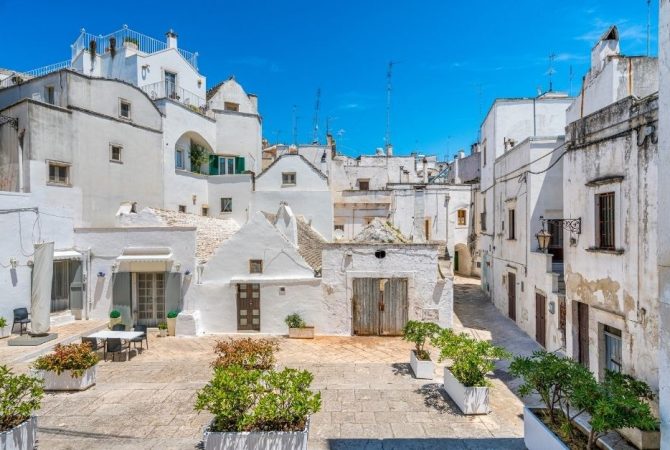 dona-25-pacchi-alimentari-martina-franca